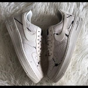 Nike Air Force 1 LX